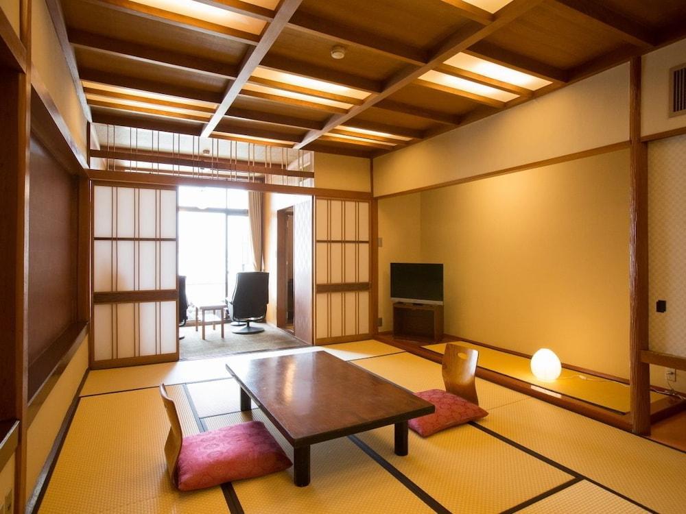 ホテル 金城館 熱海市 エクステリア 写真