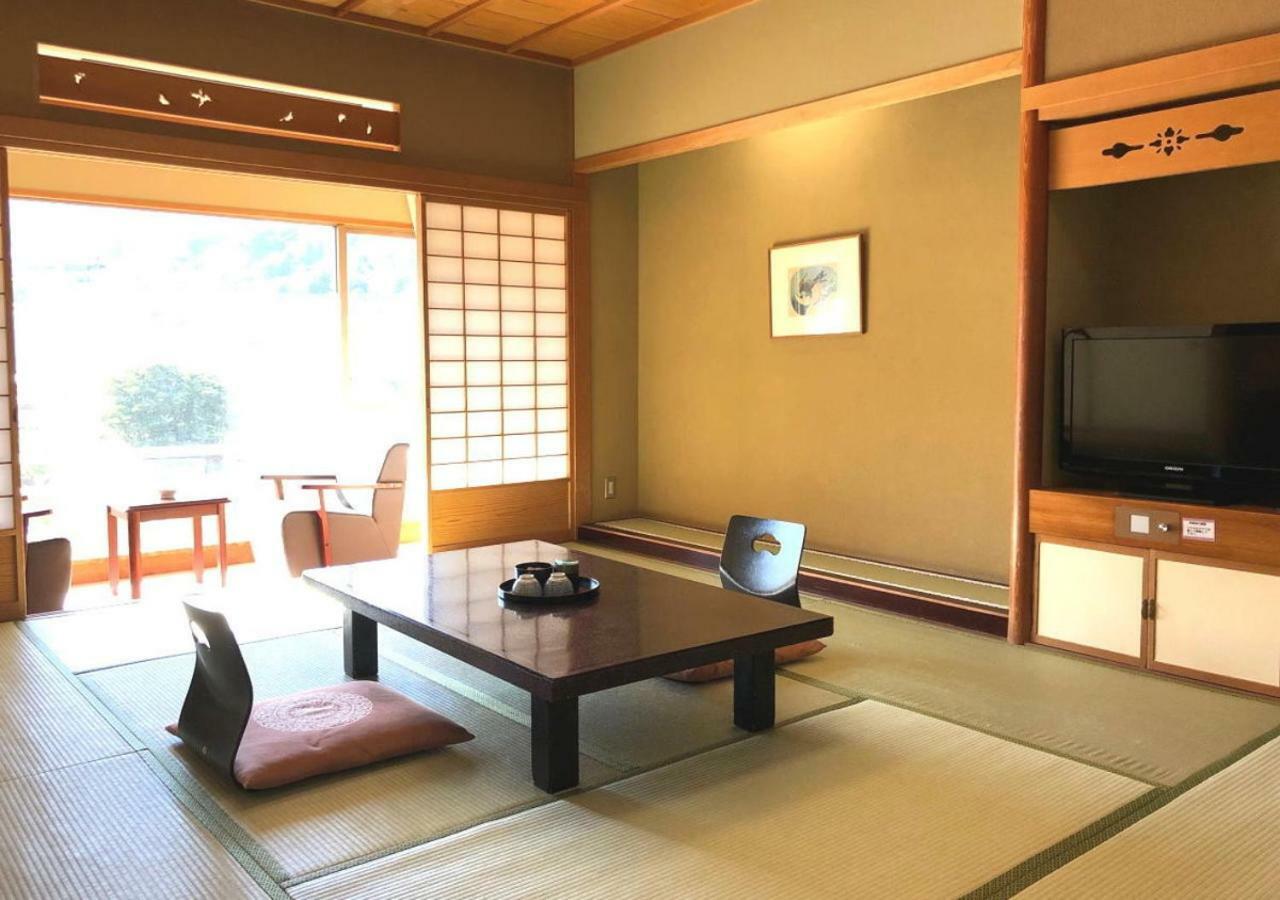 ホテル 金城館 熱海市 エクステリア 写真
